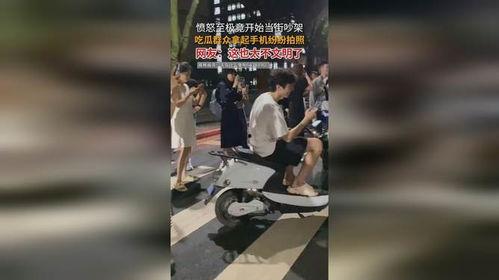 吃瓜视频群众拍照,捕捉生活百态